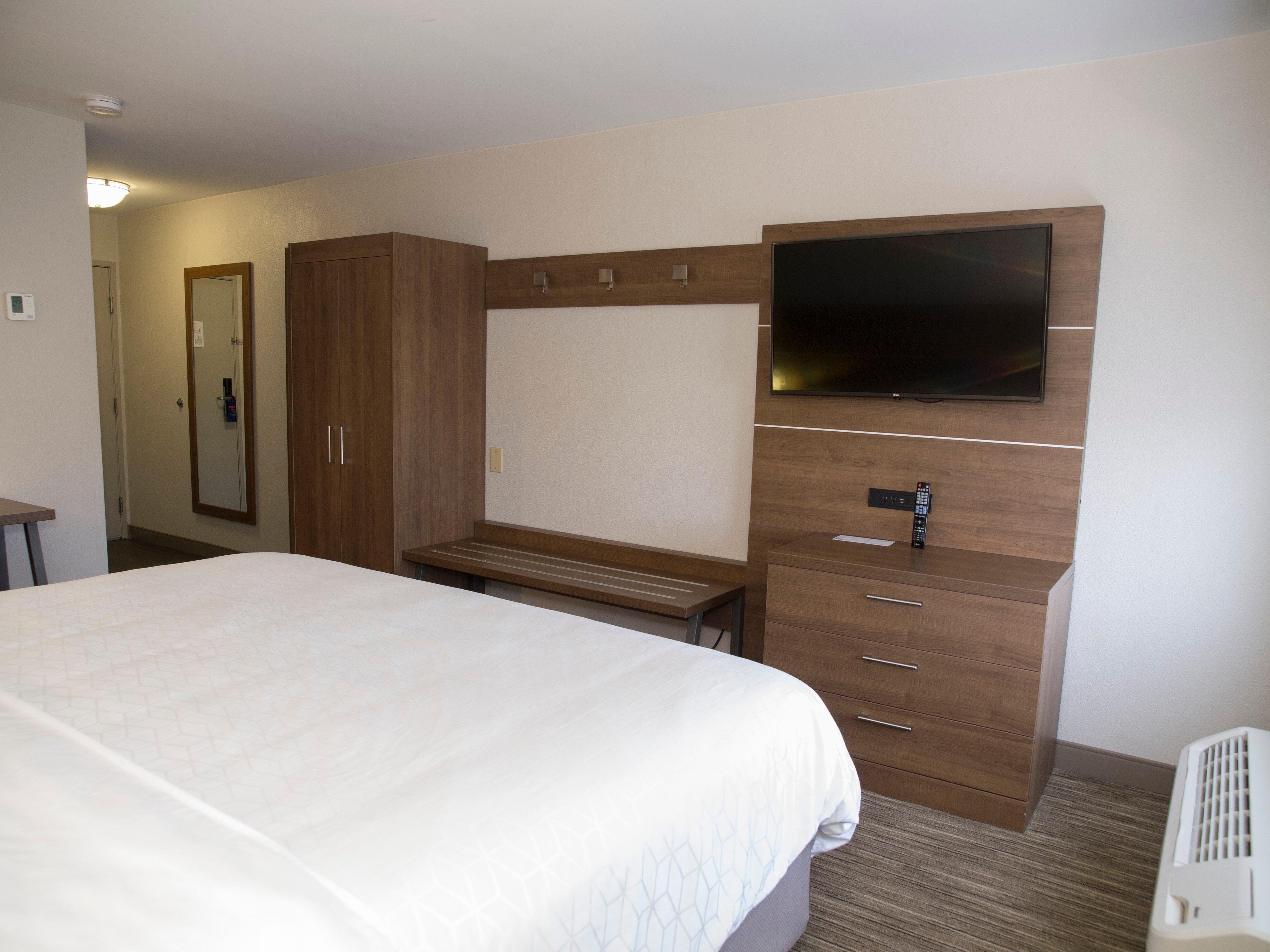 Holiday Inn Express Hotel & Suites Madison By Ihg Bagian luar foto
