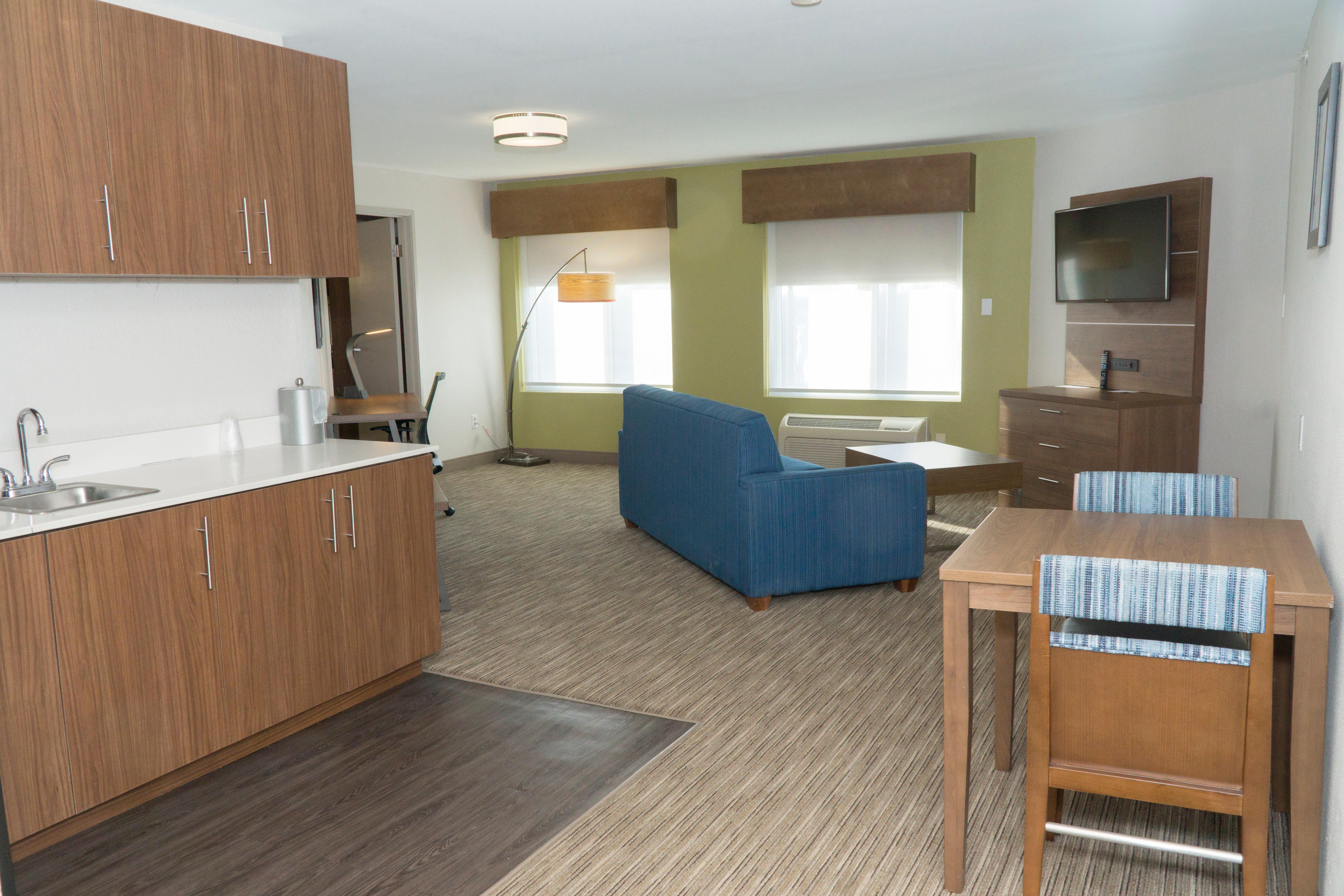 Holiday Inn Express Hotel & Suites Madison By Ihg Bagian luar foto