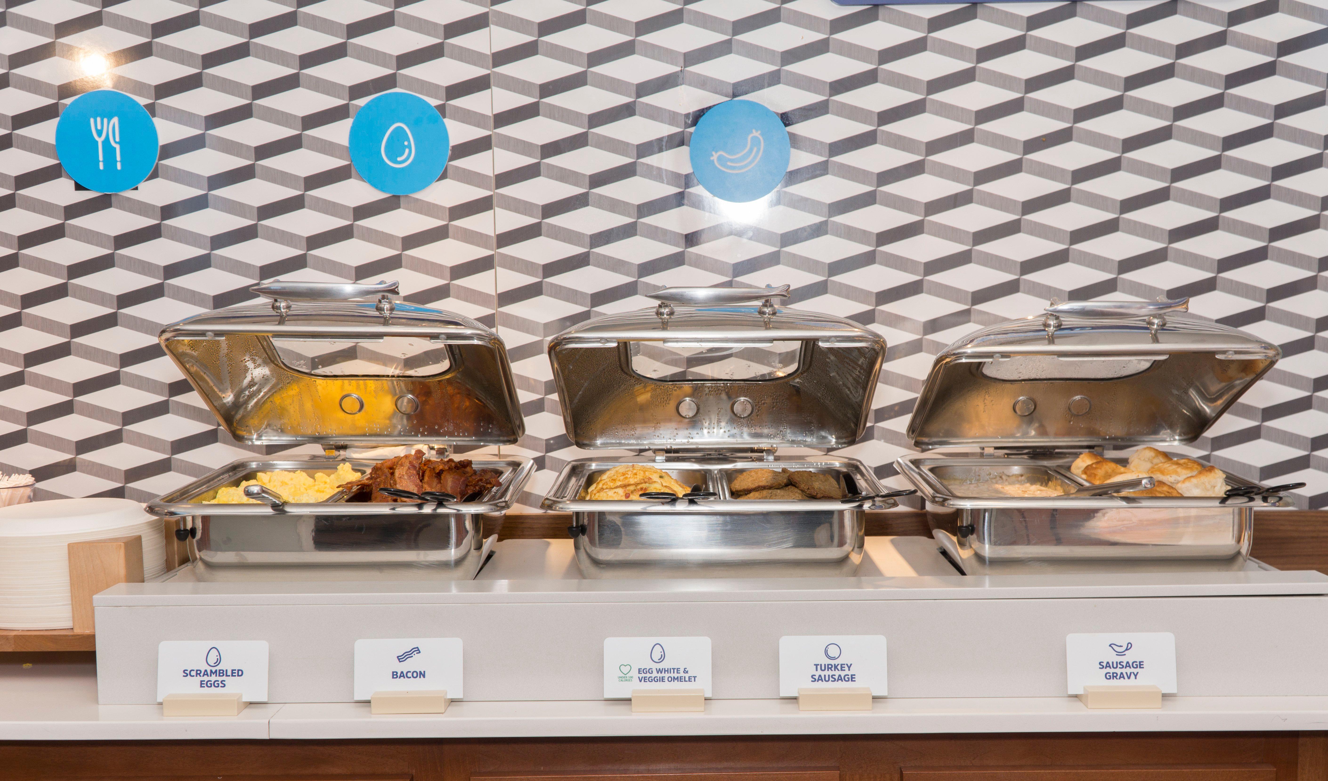 Holiday Inn Express Hotel & Suites Madison By Ihg Bagian luar foto