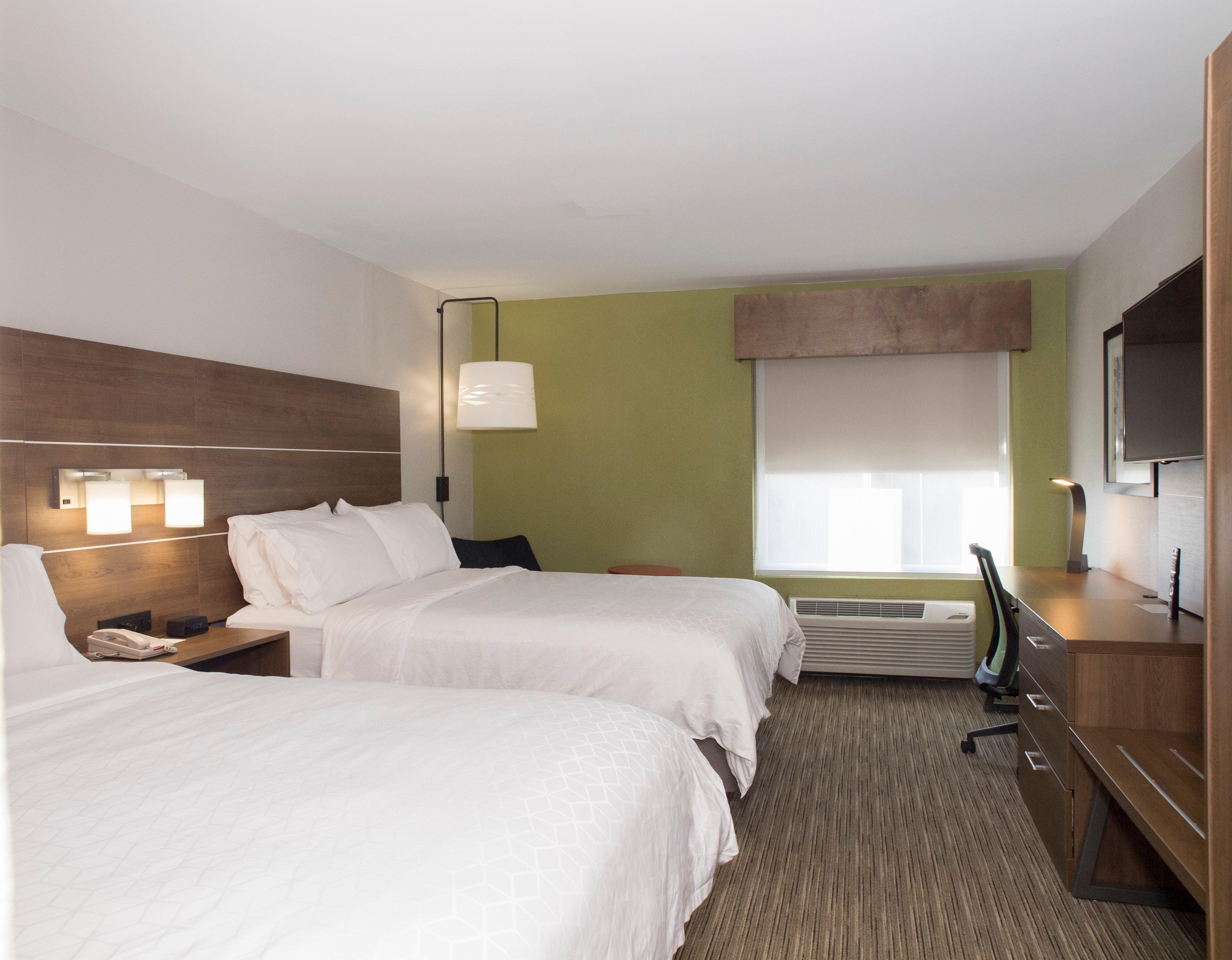 Holiday Inn Express Hotel & Suites Madison By Ihg Bagian luar foto