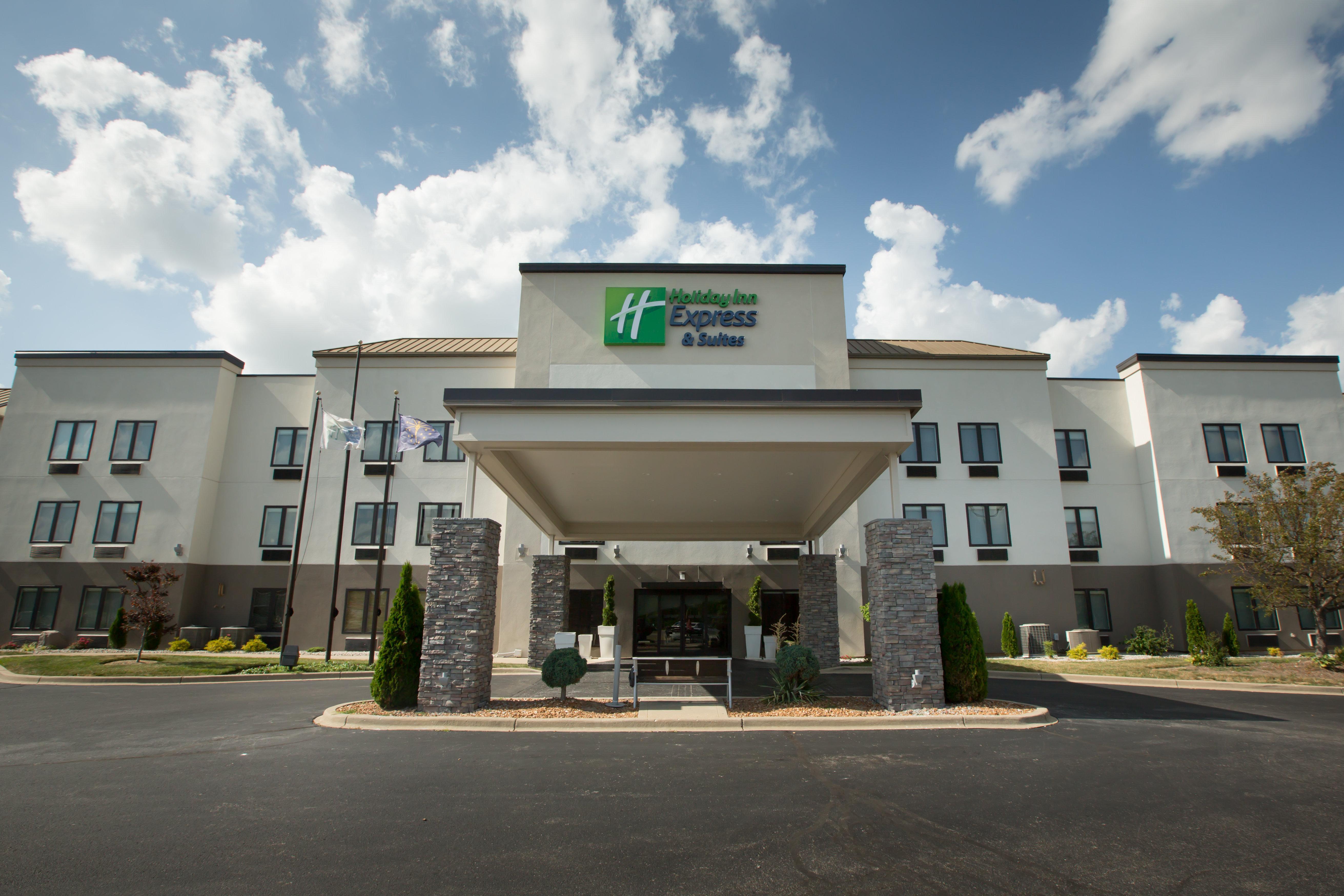 Holiday Inn Express Hotel & Suites Madison By Ihg Bagian luar foto